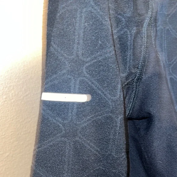 Nike Women’s Dri-FIT Reflective Element Geometric 1/2 Zip Run Pullover Black M - Picture 9 of 13